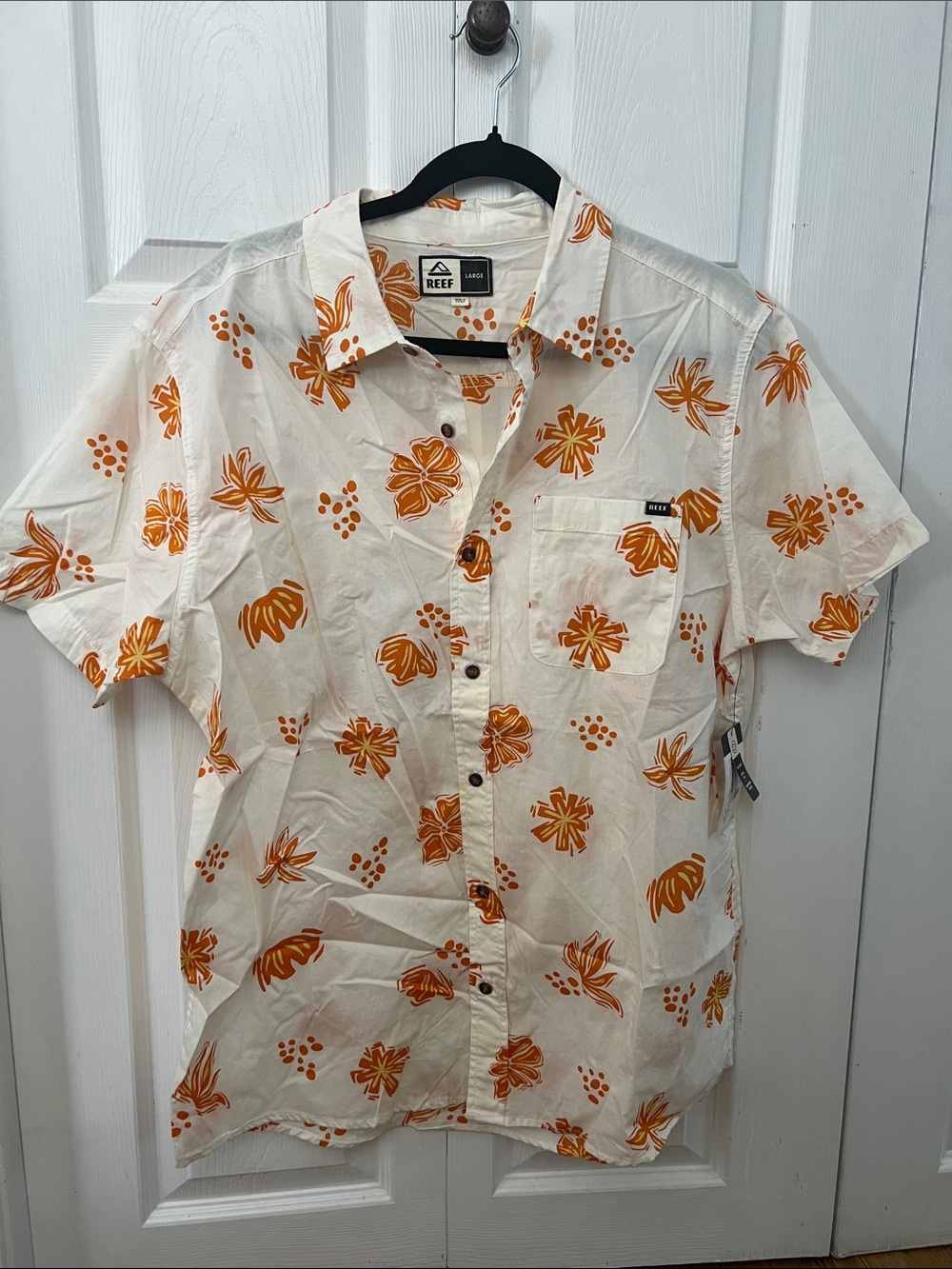 NWT Reef Men’s Cream Short-Sleeve Aloha Shirt